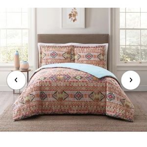 Style 212 Twin XL Reversible Comforter set